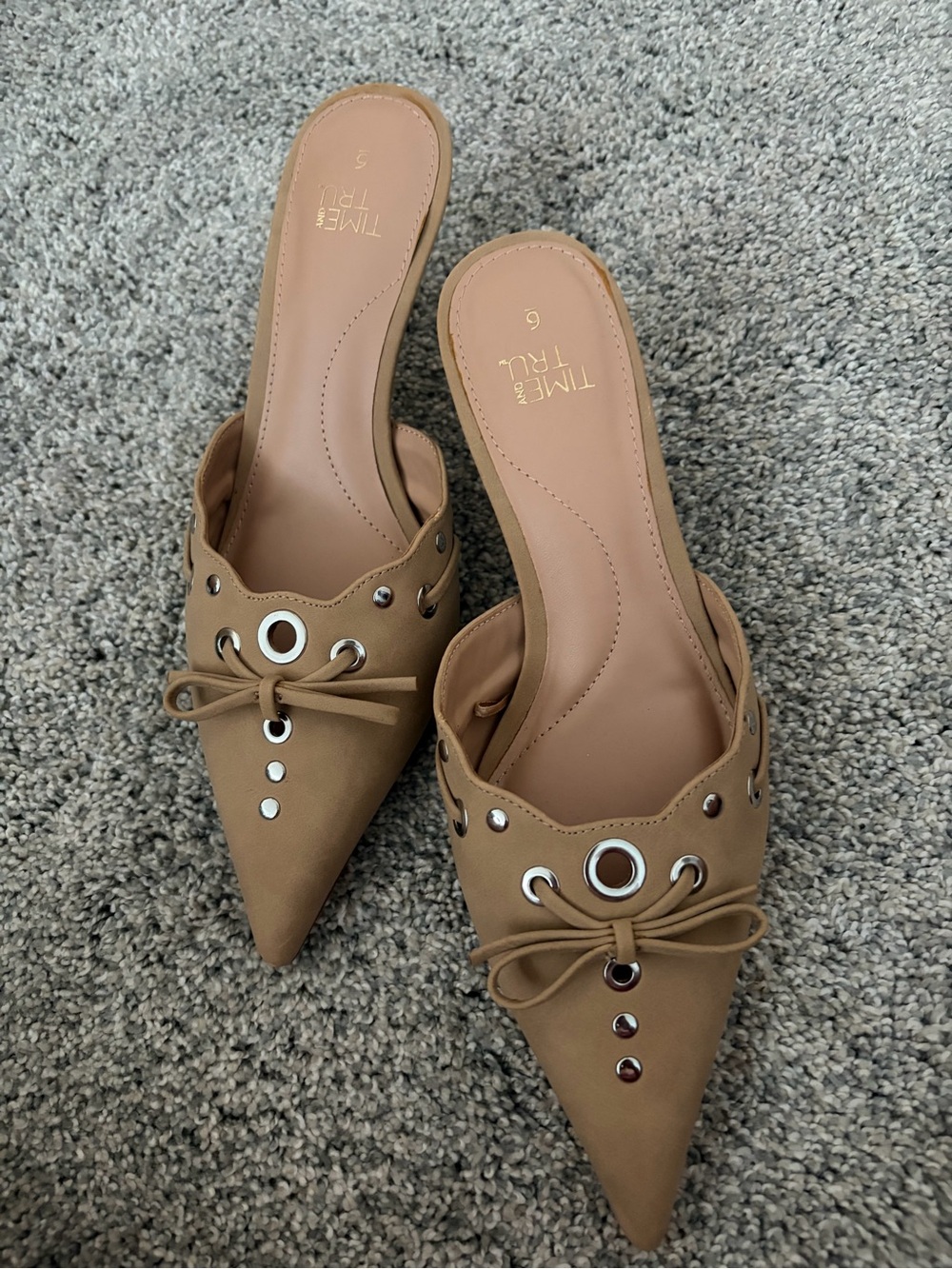 Kitten heels